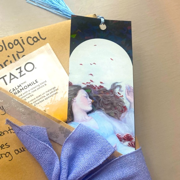 Blind Date With A Psychological Thriller Book/ Hardback - Picture 2 of 2